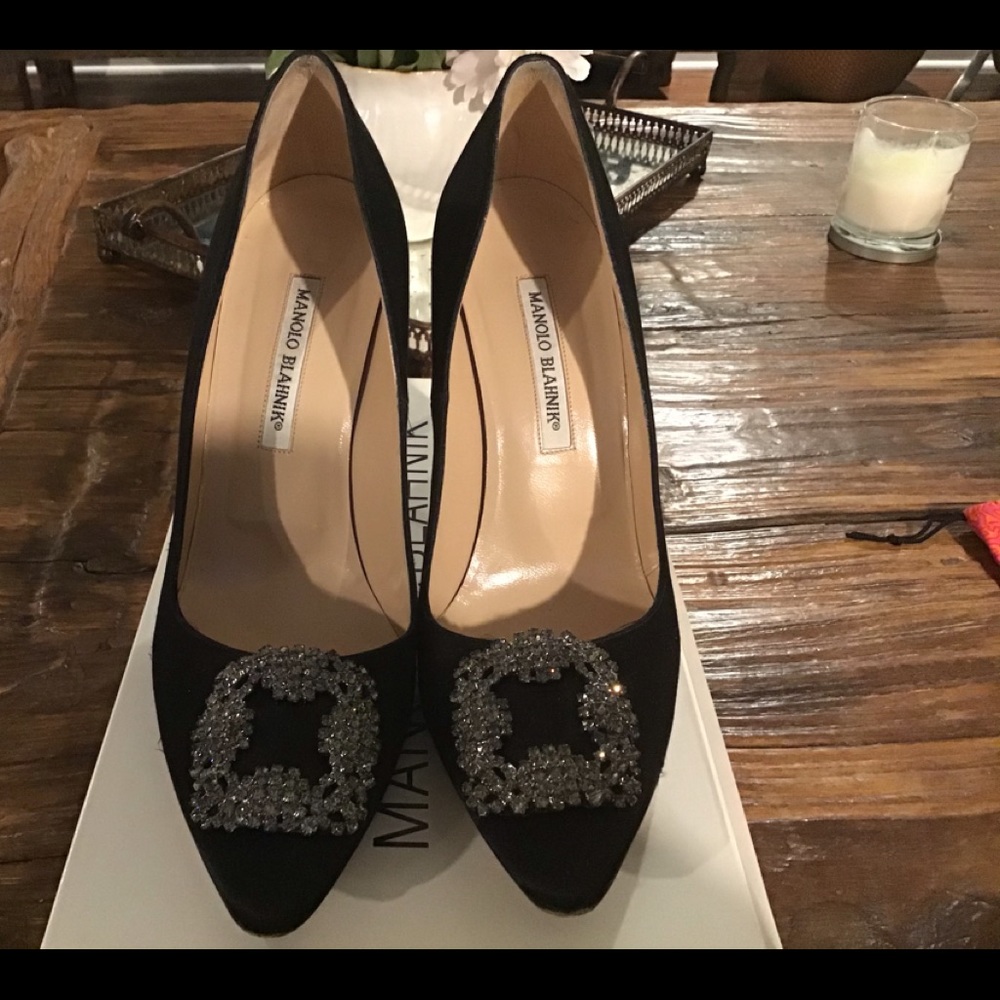 Manolo Blahnik Hangisi Black Satin 105 size 39.5